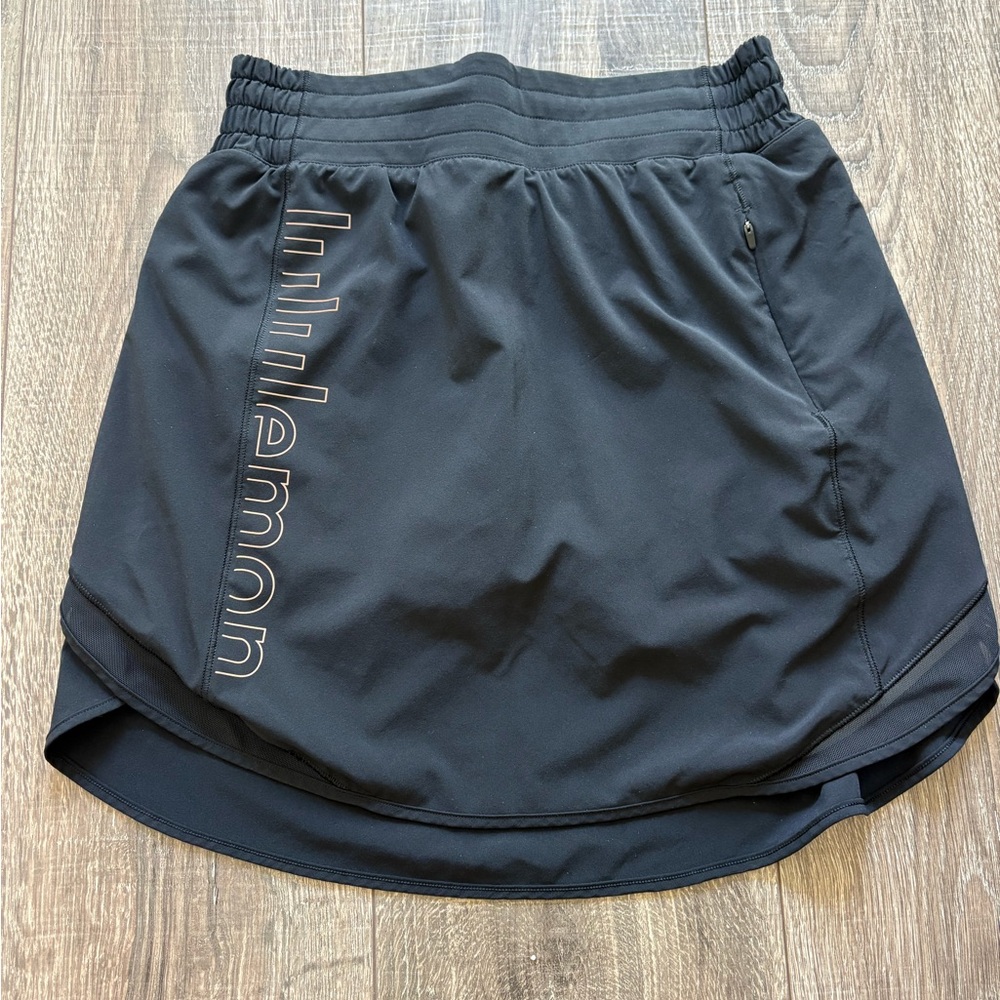 Lululemon skirt size 4